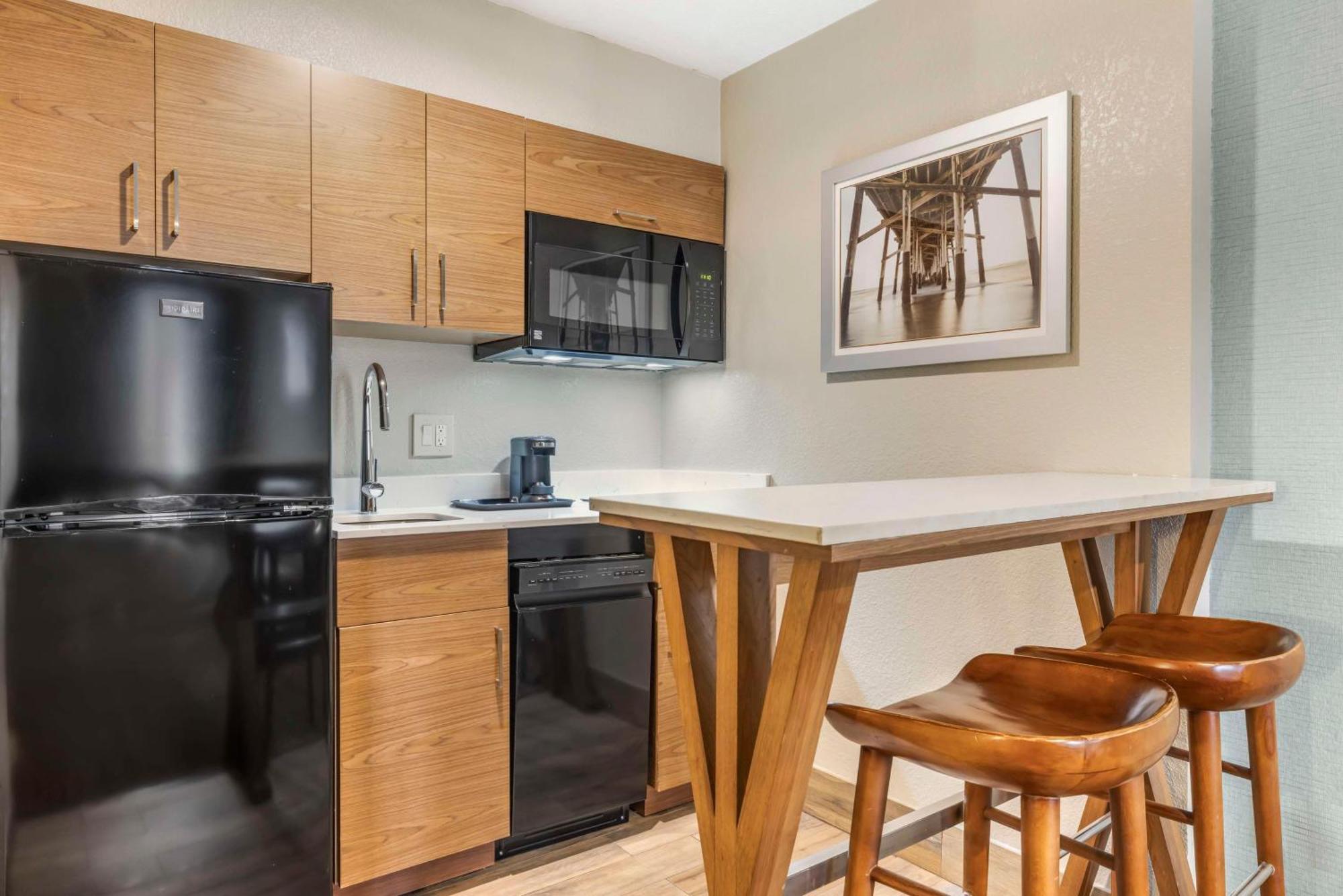 Two-Bedroom King Suite Two King Beds Full Kitchen Sofa Non-Smoking,1659459339:JPEG
